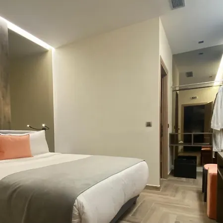 The L7 Str - Luxury Boutique Collection Hotel Atény